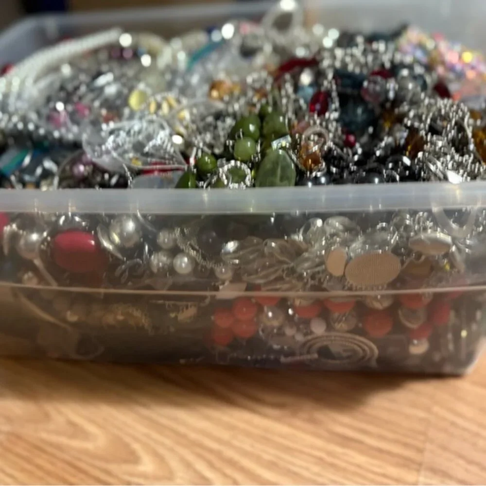 BLOW-OUT SALE! PAPARAZZI 50 PIECE LOT OF NECKLACES EARRING SETS OR EARRINGS-NWOT - Picture 3 of 5